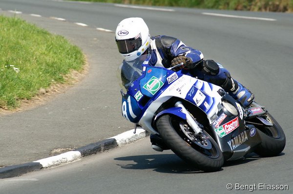 Robert J Pricae Signpost Senior TT 2006