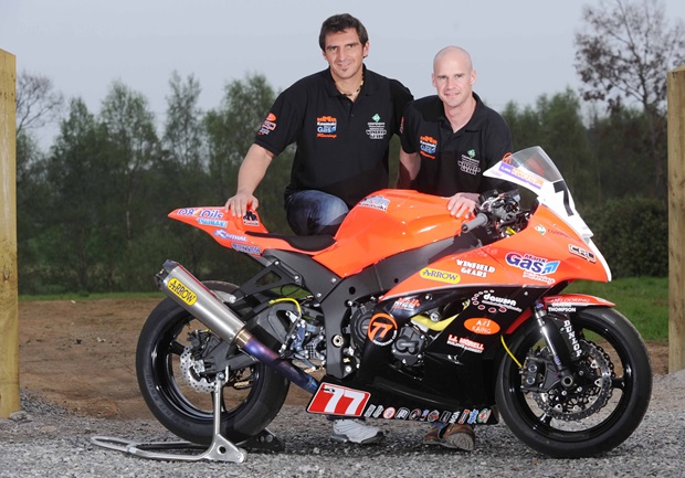 Sandor Bitter joins Ryan Farquhar at the KMR Kawasaki team for the 2011 TT (Stephen Davison/Pacemaker Press International)