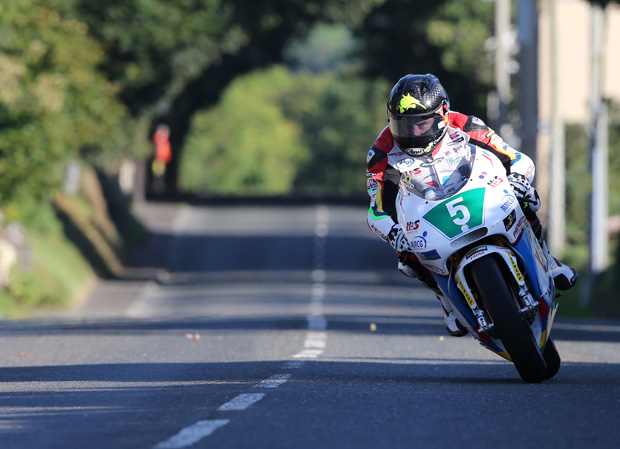 Bruce Anstey topped the Classic TT Lightweight qualifying at over 118mph