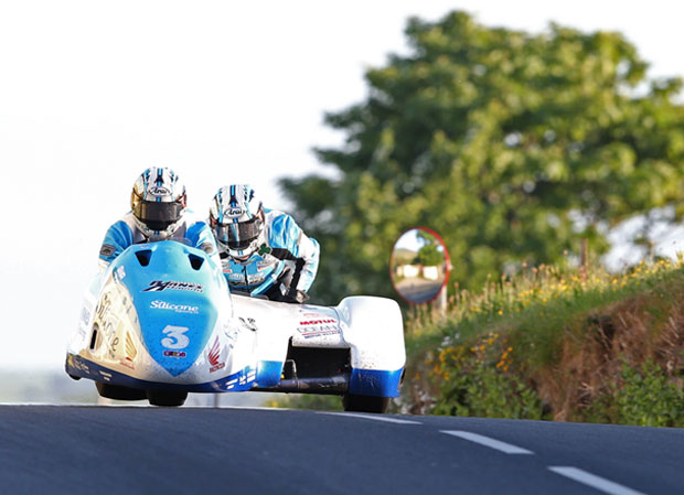 Holden & Winkle lead sidecar qualifying times at TT 2016 with a lap in excess of 113mph