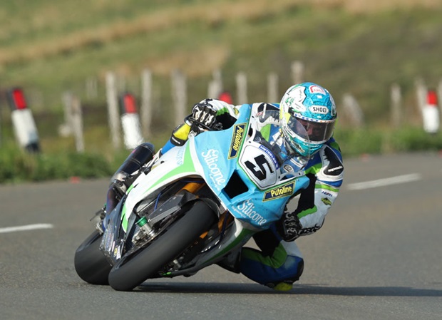 Dean Harrison on his way to a 133.4mph lap. Photo Dave Kneen / Pacemaker Press Intl.