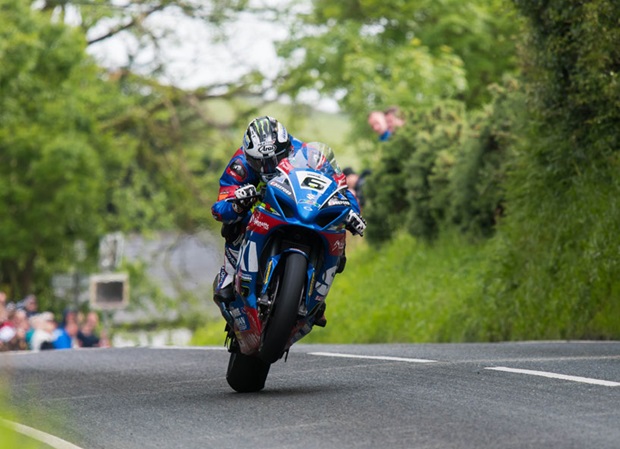 Michael Dunlop at Barregarrow on the Bennett's Suzuki at TT 2017. In 2018 he'll be riding a BMW for Tyco 
