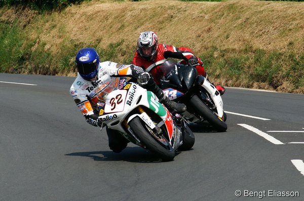 Conor Cummins and Victor Gilmore Signpost Senior TT 2006