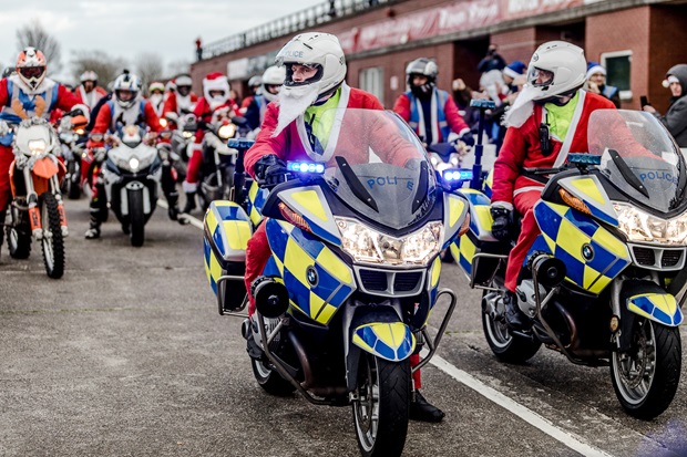 Santas on a bike 2018, sponsored by plan.com