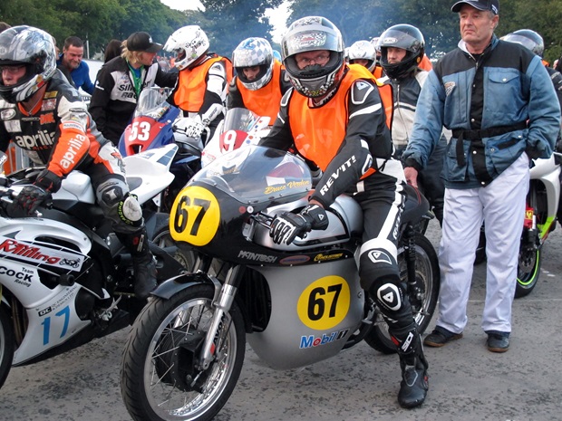 Newcomers awaiting the start of their qualifying session