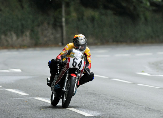 Bob Jackson lines up three rider race team for 2013 Classic TT Races ...