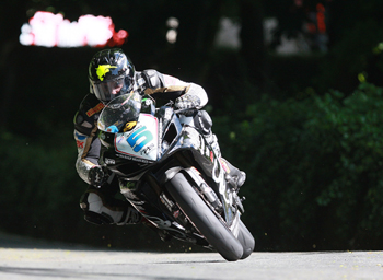 Bruce Anstey on his way to victory (Stephen Davison/Pacemaker Press International)