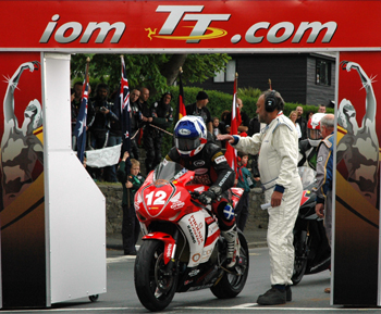 Keith Amor at the start of the Superstock race