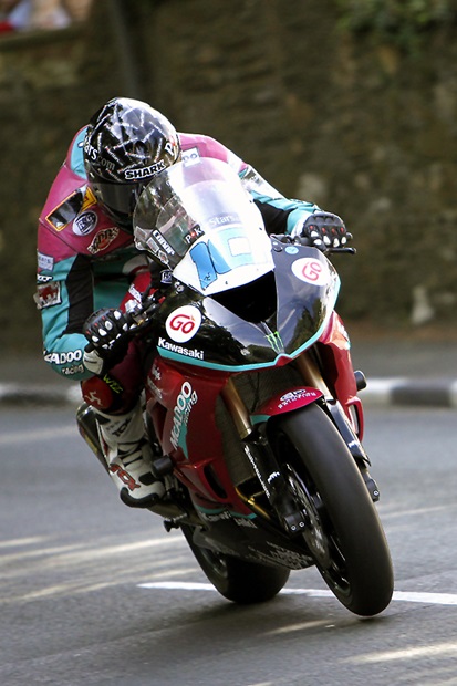 Conor Cummins during the Pokerstars Senior TT (Glynne Lewis)