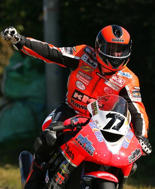 Ryan Farquhar celebrates his record-breaking win (Alan Armstrong)