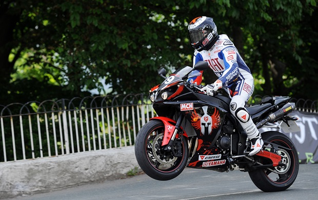 Jorge Lorenzo leaps Ballaugh Bridge