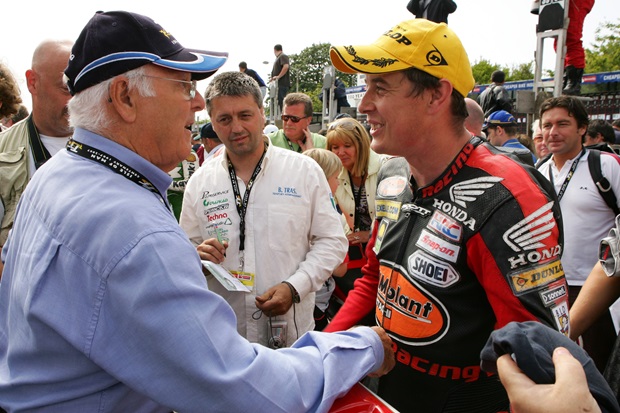 Murray Walker to commentate on ‘Milestones of the Mountain’ lap at the 2011 TT Races
