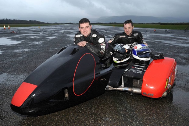 Michael Dunlop and Dan Sayle (Stephen Davison/Pacemaker Press International)