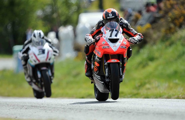Ryan Farquhar in action at Tandragee (Stephen Davison/Pacemaker Press International)