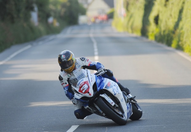 Guy Martin riding the Tyco Suzuki Superstock machine