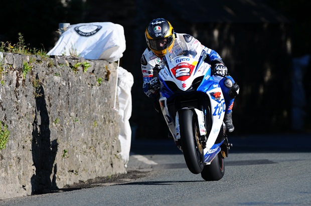 Isle of Man TT favourite Guy Martin in action at the 2012 Southern 100 (Tyco Suzuki)