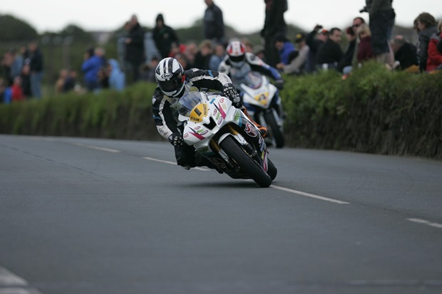 Isle of Man TT winner Michael Dunlop in action at the Southern 100 (Alan Armstrong)