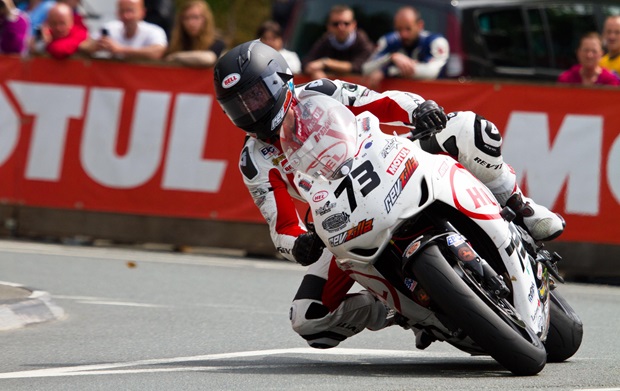 Brandon Cretu in action at the Isle of Man TT