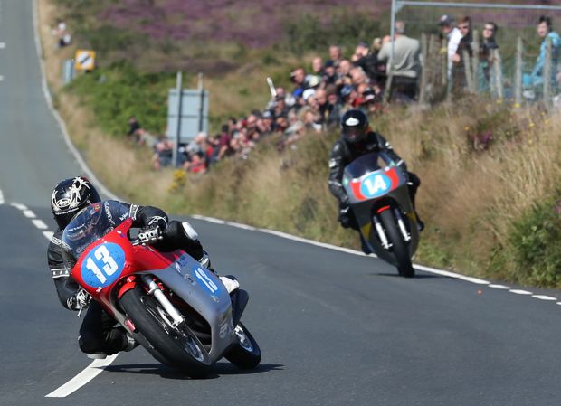 Lee Johnston leads Alan Oversby at Creg-ny-baa