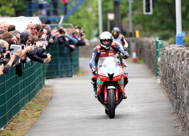 Michael Dunlop on the return road
