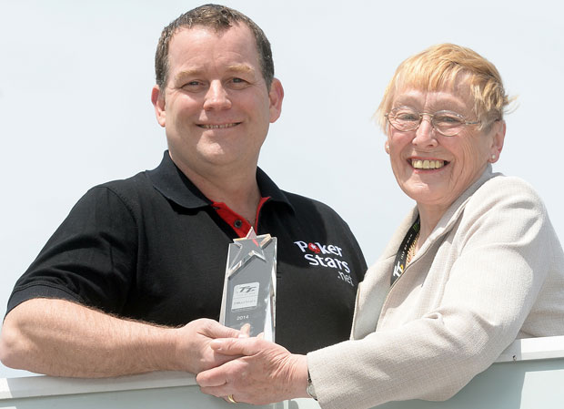 Frances Thorp receives the PokerStars Spirit of the TT award