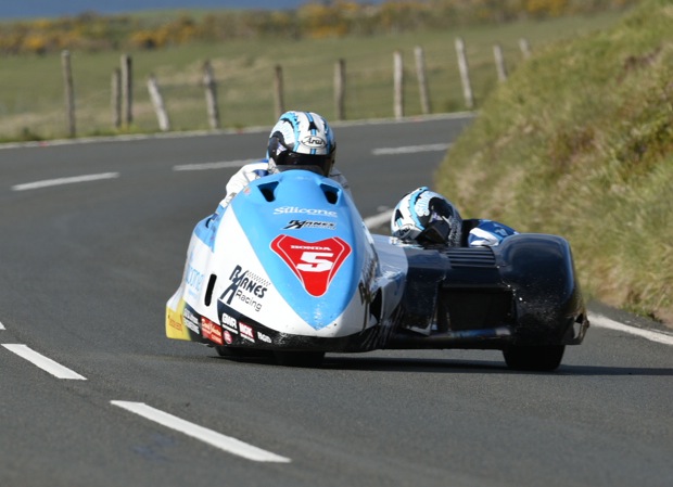 Holden/Sayle Credit - davekneale.com/iomtt.com