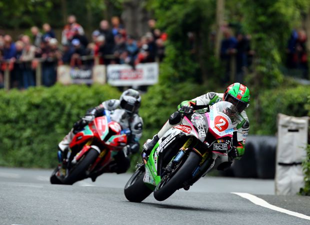 Hillier leads Dunlop at Union Mills 2015 Superstock Race. Credit Tim Keeton Impact Images