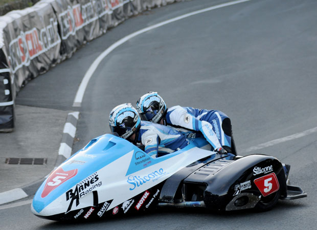 John Holden and Dan Sayle about to go around Governors Bridge