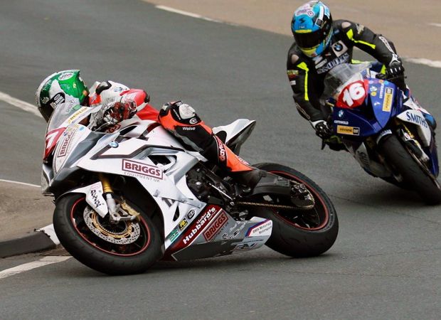 Peter Hickman Superstock TT 2015. Credit Peter Bull