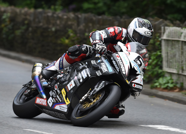 Michael Dunlop, Braddan Bridge, lap 6. Credit Dave Kneale / iomtt.com