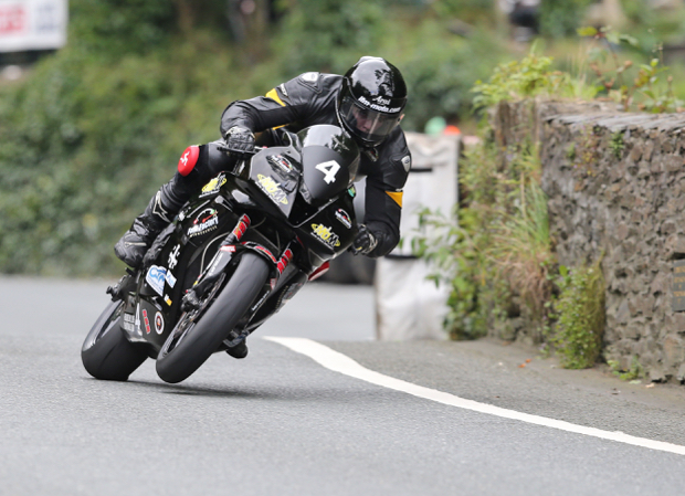 Dave Kneen: Billy Redmayne on the Martin Bullock Motorsport Honda CBR600RR at Union Mills during the Mylchreests Group Junior Manx Grand Prix race.