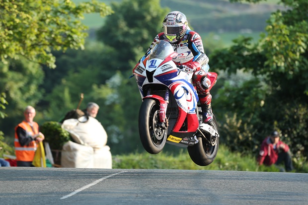 John McGuinness at Ballaugh Bridge on the Jackson Racing Honda CBR600. Credit: Dave Kneen / Pacemaker Press