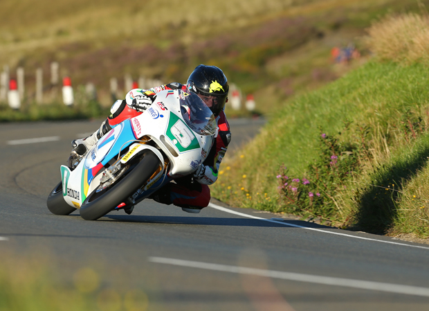 Bruce Anstey during qualifying for the 2016 Lightweight Classic TT Race