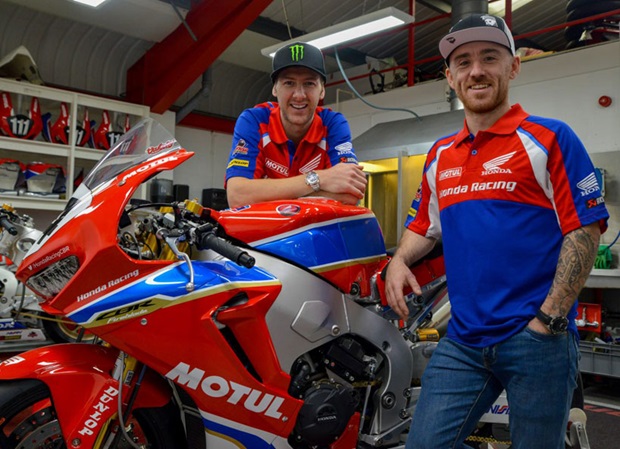 Ian Hutchinson and Lee Johnston sign for Honda