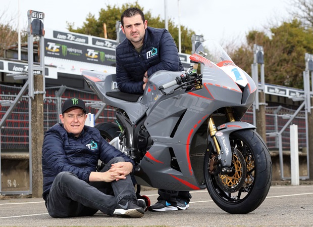John McGuinness with new Supersport team boss Michael Dunlop and the MD Racing Honda CBR600 he'll race at TT 2018