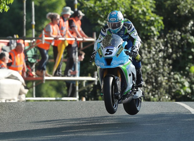 Dean Harrison (Silicone Engineering Racing Kawasaki) at Ballaugh Bridge in Monday's qualifying session. Photo credit: Dave Kneen / Pacemaker Press Intl.