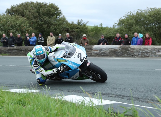 Dean Harrison wins RST Superbike Classic TT Race - iomtt.com: The World ...