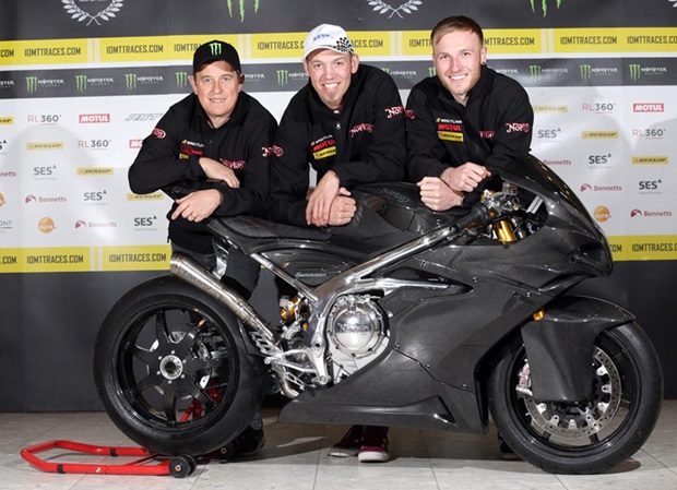 John McGuinness, Peter Hickman and Davey Todd with the Norton Superlight