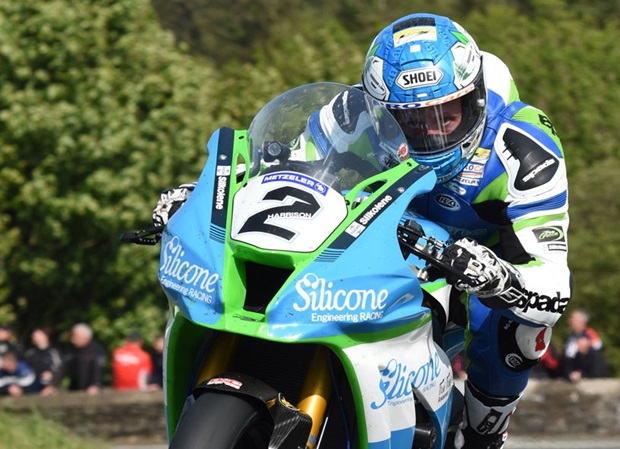 Dean Harrison at the Gooseneck during practice for the 2019 TT before winning the 2019 Senior TT. Photo RP Watkinson