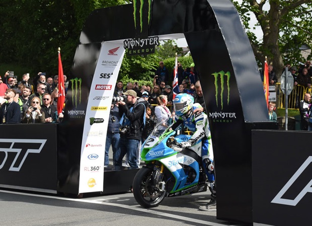 Dean Harrison at the start of the 2019 RST Superbike TT Race. Photo RP Watkinson