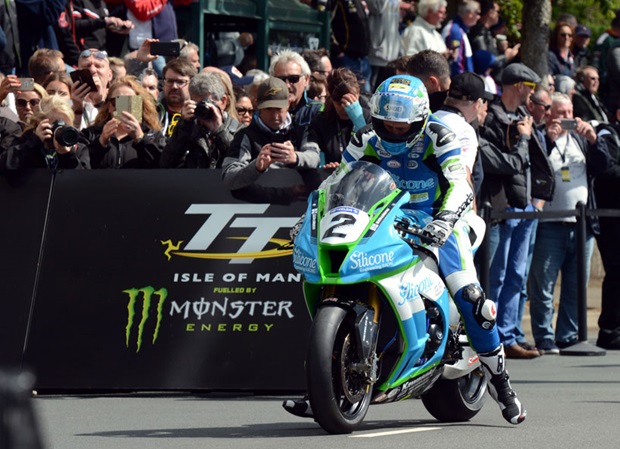 Dean Harrison at the startline for the RST Superbike TT Race. Photo: RP Watkinson