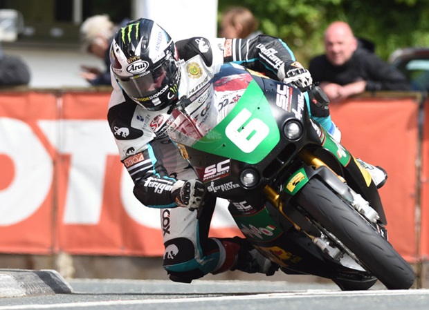 Michael Dunlop takes win number 19 in the Bennetts Lightweight TT. Photo RP Watkinson