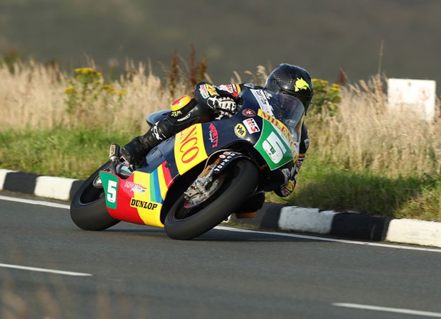 24/08/2019: Bruce Anstey (250 Honda/Milenco by Padgett's Motorcycles) at The Bungalow during the Dunlop Lightweight Classic TT race. PICTURE BY DAVE KNEEN.