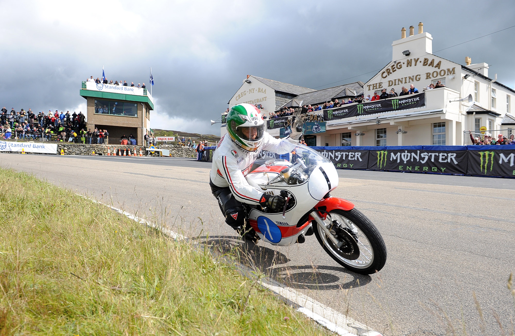 2019 ISLAND RACER Isle of Man TT Motorcycle Road Racing Magazine 